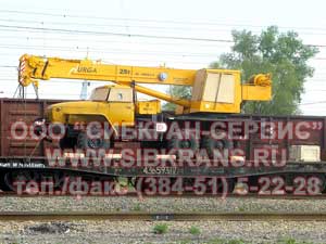 Фотография отгрузки железнодорожной платформой крана КС-55722-1